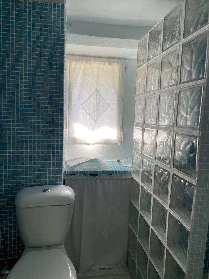 Maison, Calme Avec Cheminee. Botmeur エクステリア 写真